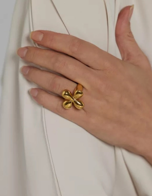 BEAUTIFUL CROSS RING