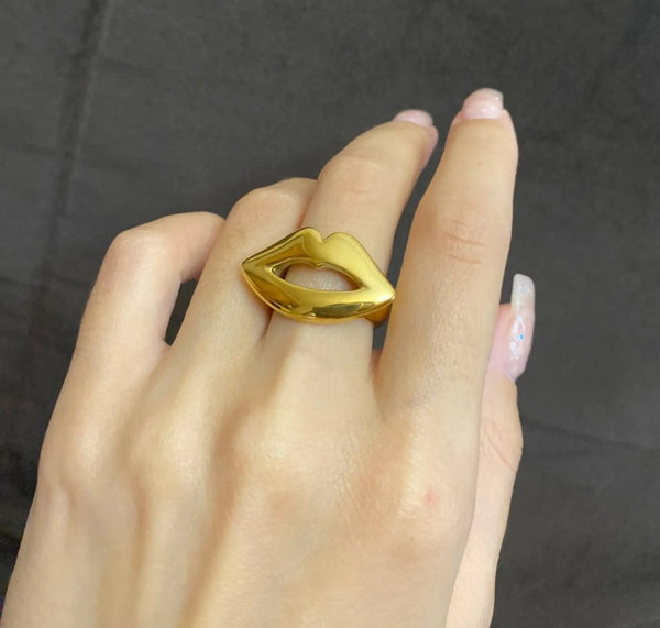 Lips Ring